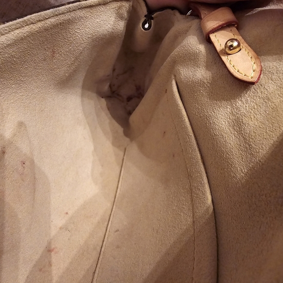 Louis Vuitton Beverly Pochette Clutch Bag - Picture 5 of 8